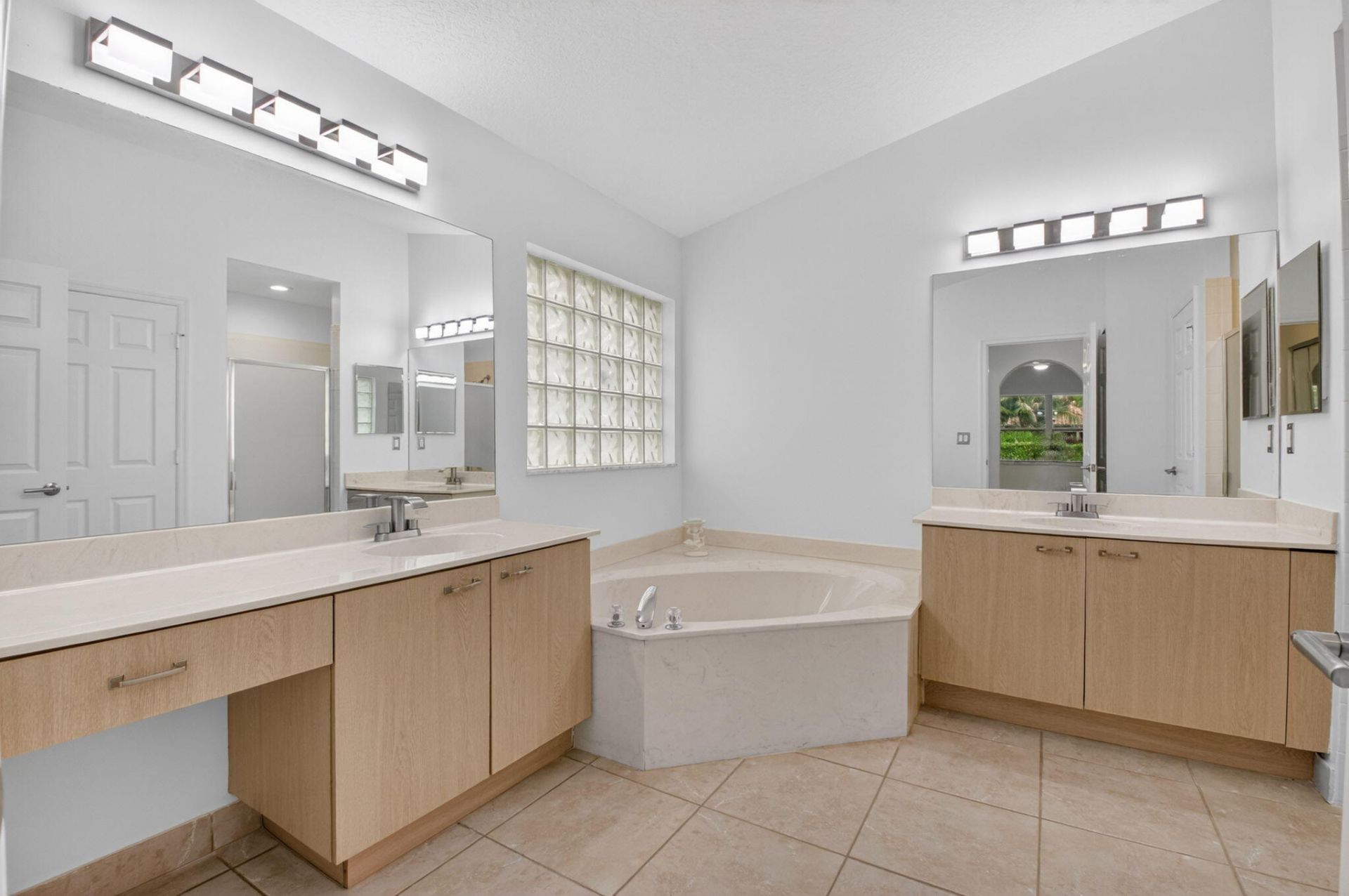5891 Royal Isles Boulevard, Boynton Beach, FL 33437 Photo