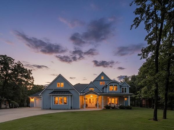 902 Waters Edge Drive, Corsicana, TX 75109