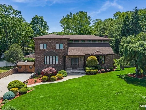 31 Forest Hills Way, CEDAR GROVE, NJ 07009