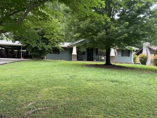 407 White Road , Chattanooga, TN 37421