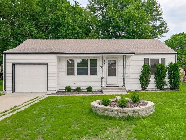 616 S Lee Avenue, Olathe, KS 66061