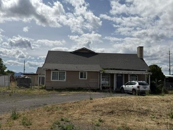 7465 Table Rock Terrace, Central Point, OR 97502