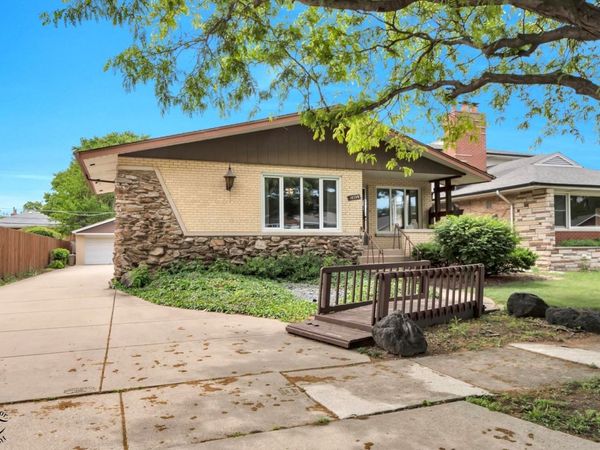 10208 S Saint Louis Avenue , Evergreen Park, IL 60805