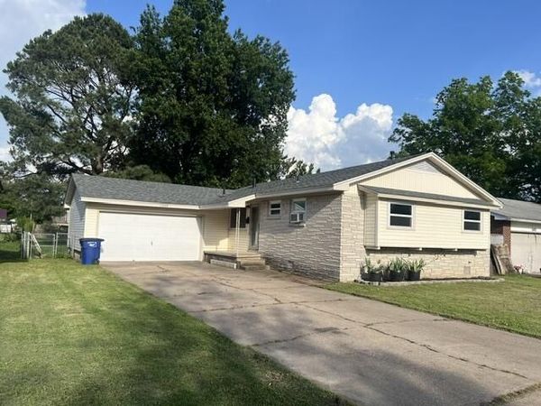 1308 Park Heights Street , Miami, OK 74354
