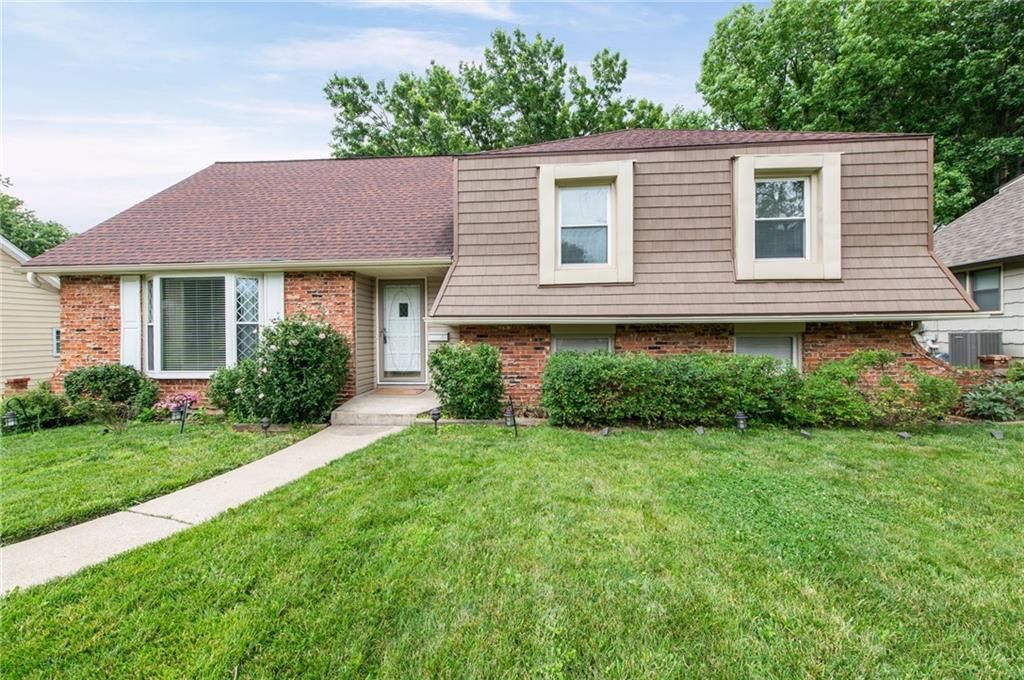 6819 Birch Lane, Kansas City, MO 64151 Main Photo