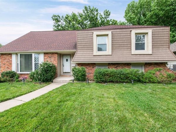 6819 Birch Lane, Kansas City, MO 64151