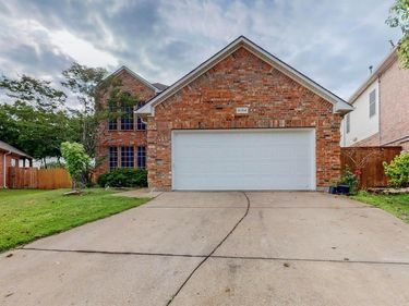 4134 Petersburg Drive, Fort Worth, TX 76244
