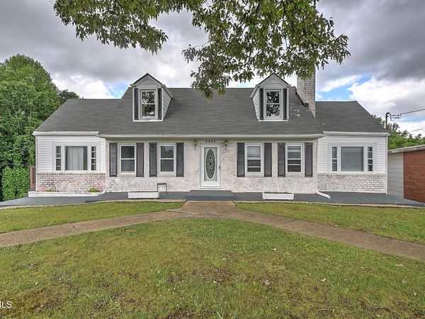 3302 Mayfield Drive, Johnson City, TN 37604