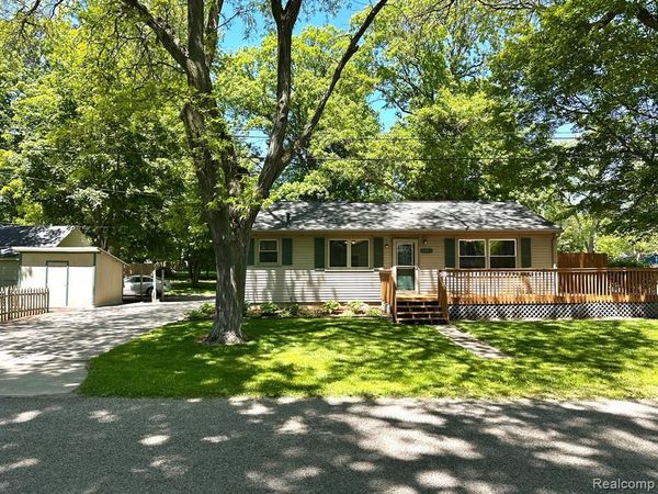 3003 Creston Avenue, Lansing, MI 48906