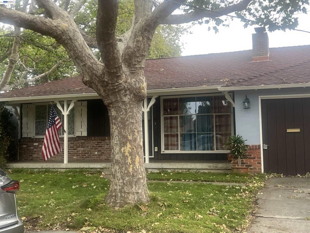 17018 Via Tomar, San Lorenzo, CA 94580 Main Photo