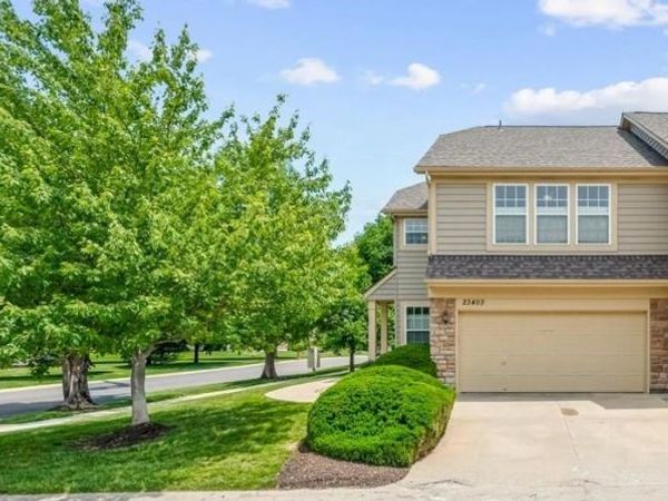 23403 W 89th Terrace, Lenexa, KS 66227