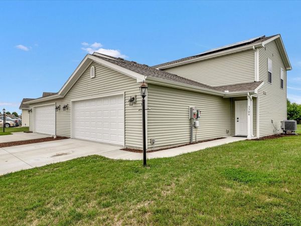 3315 Boulder Ridge Drive , Champaign, IL 61822