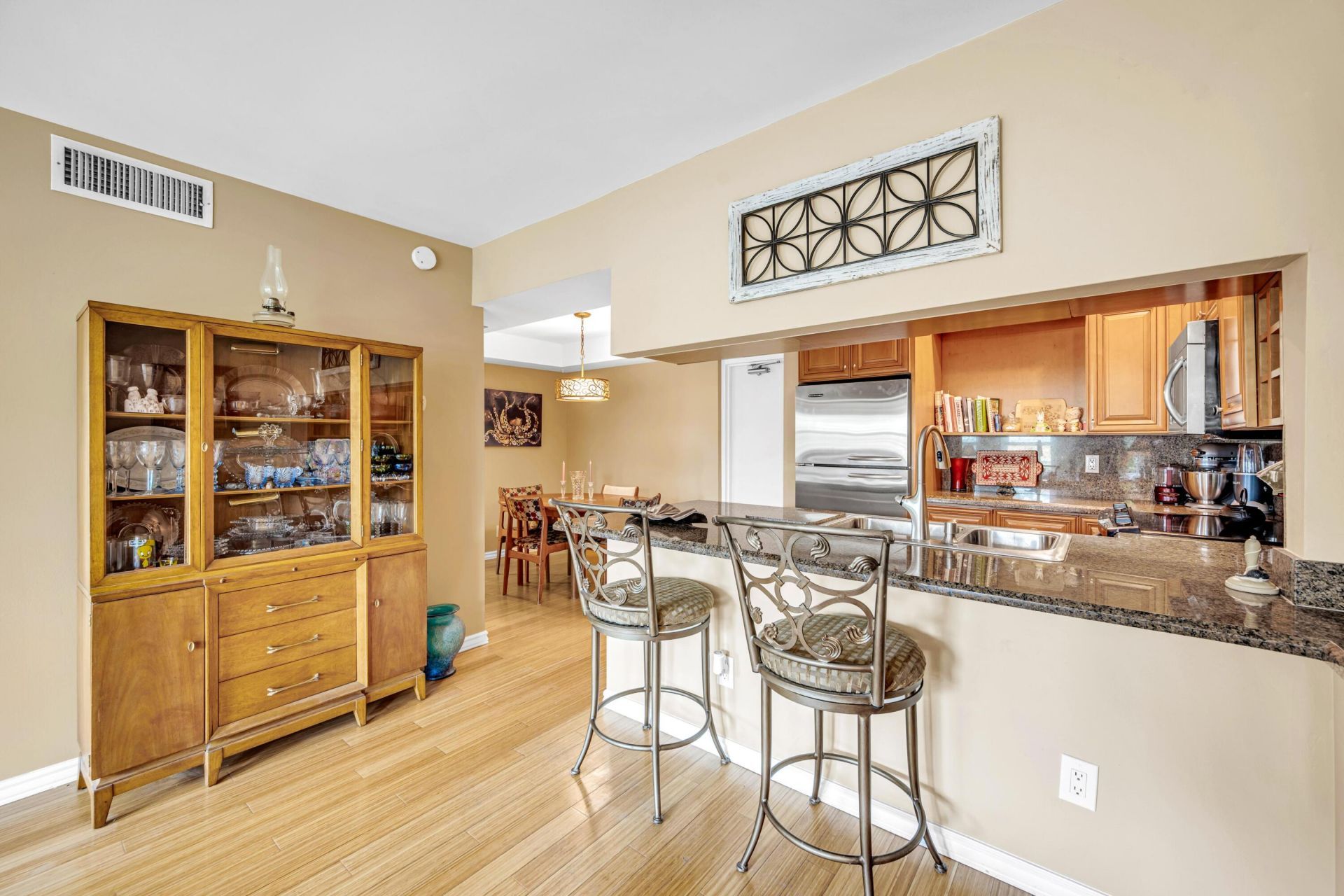 615 NE 12th Avenue, Unit 312, Fort Lauderdale, FL 33304 Photo