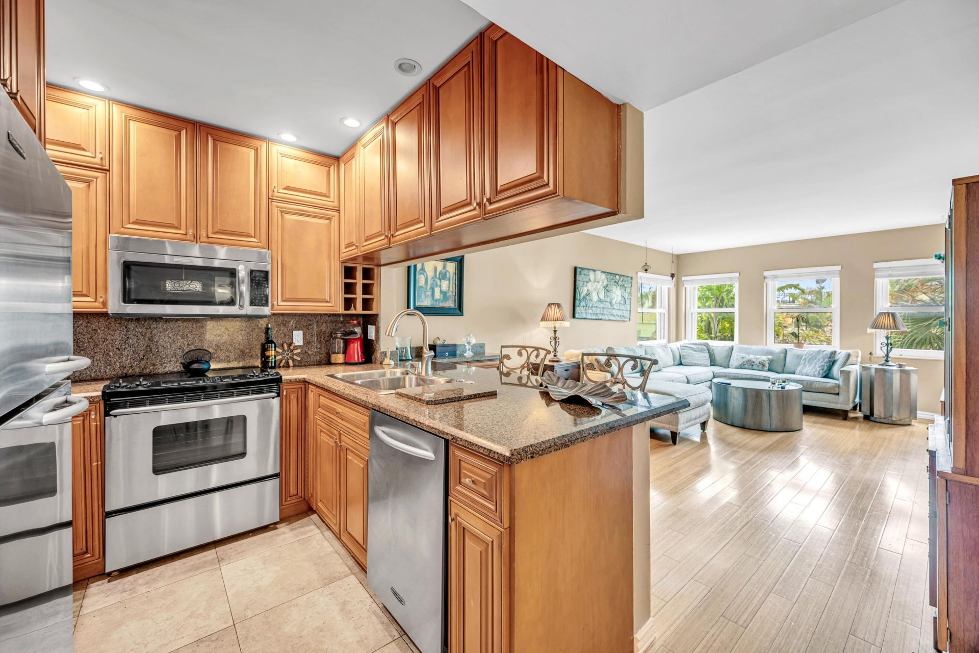 615 NE 12th Avenue, Unit 312, Fort Lauderdale, FL 33304 Photo