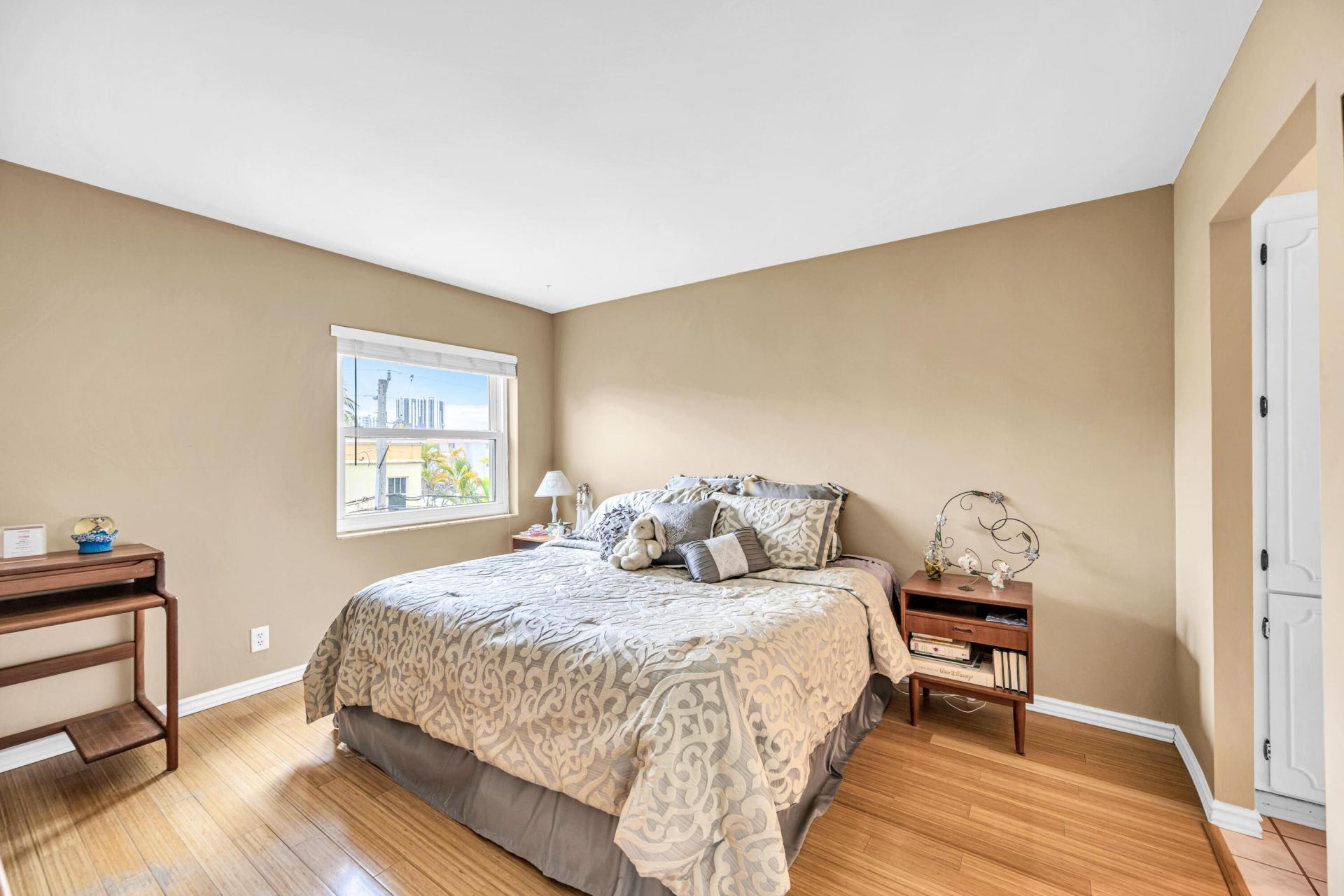 615 NE 12th Avenue, Unit 312, Fort Lauderdale, FL 33304 Photo
