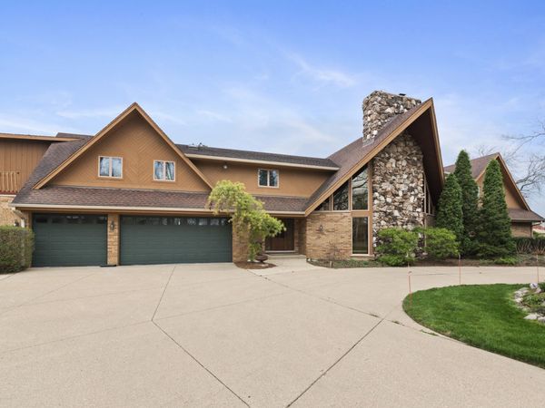 607 Berkshire Court , Downers Grove, IL 60516