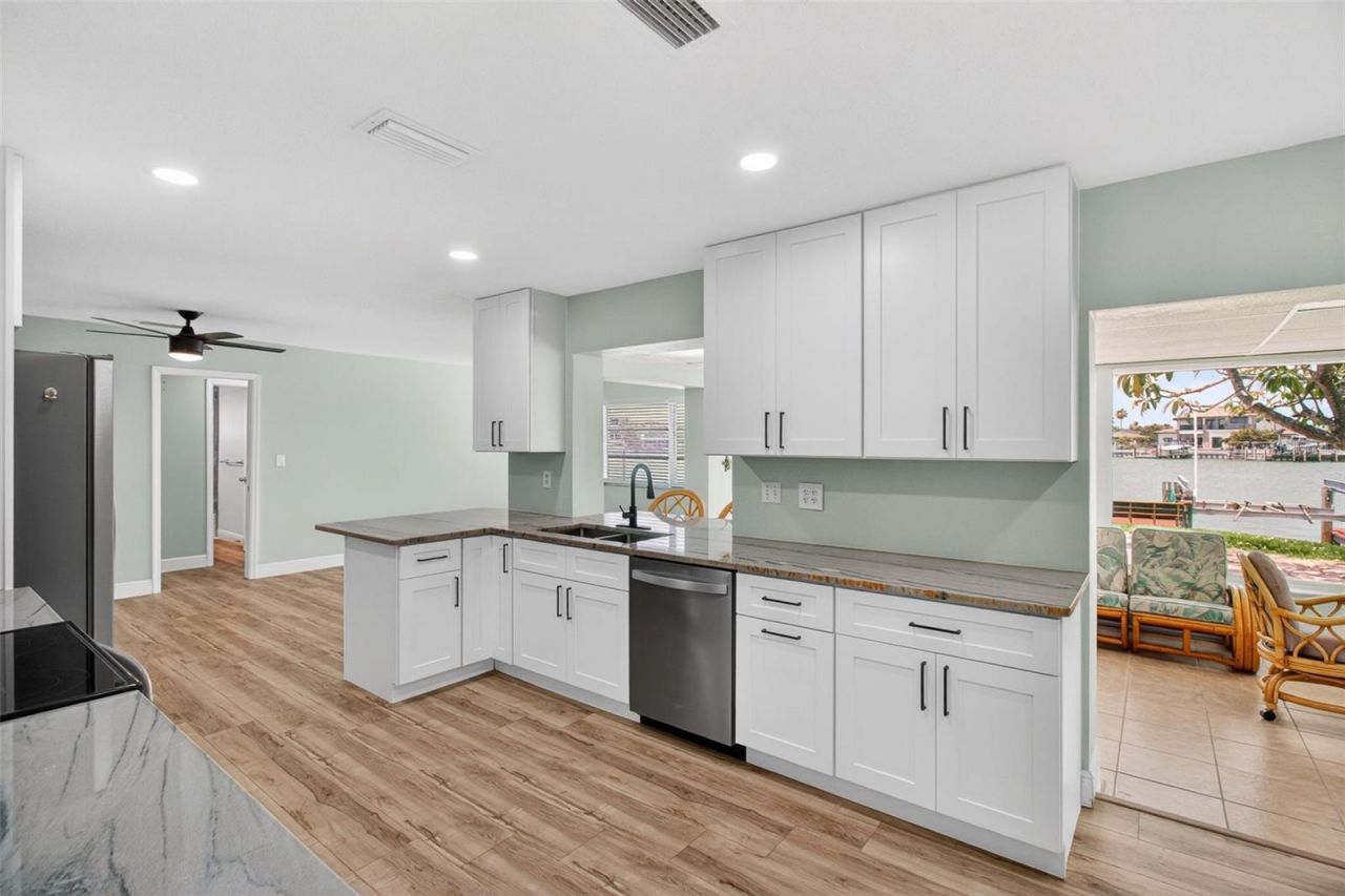7957 10th Avenue S, Saint Petersburg, FL 33707 Photo