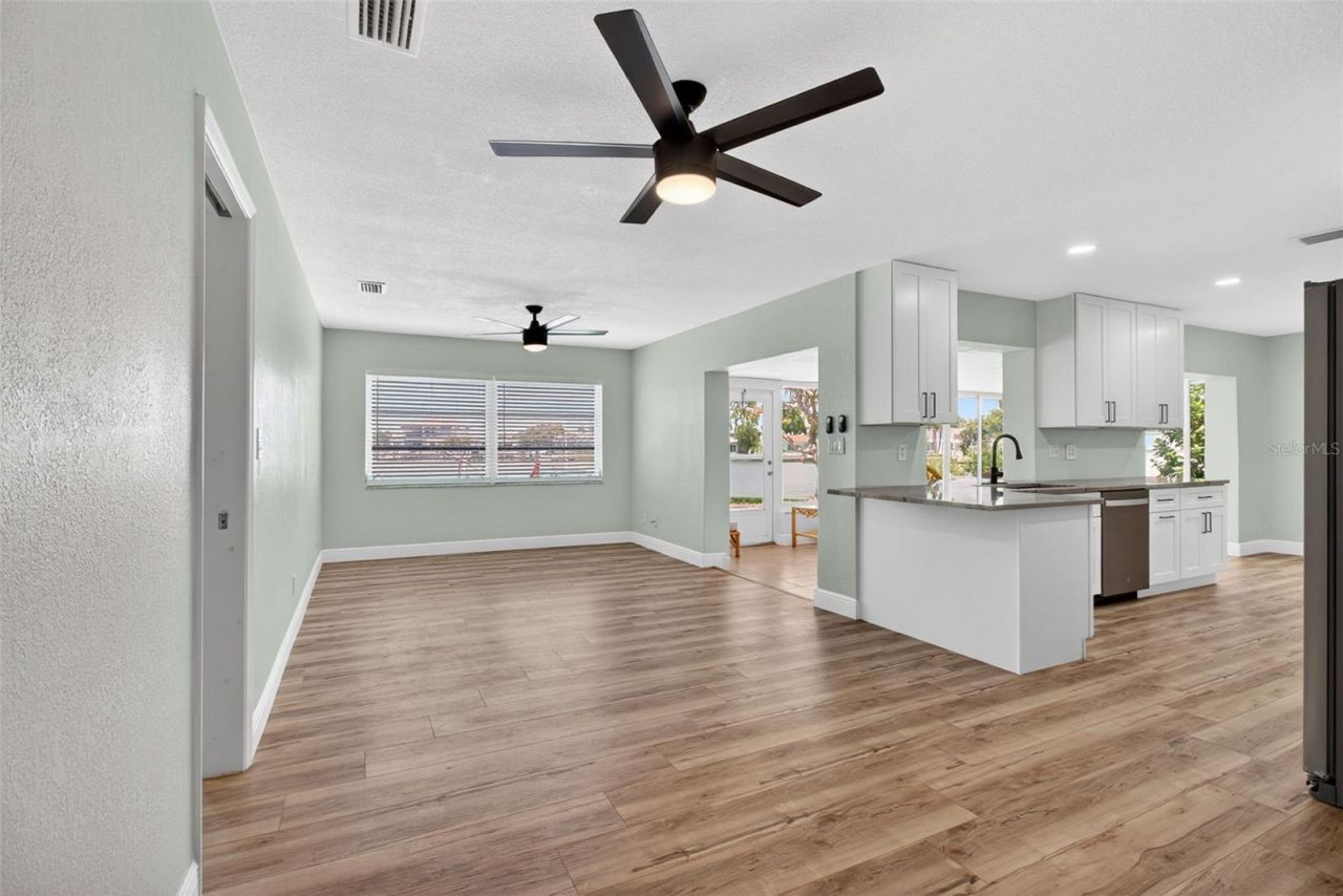 7957 10th Avenue S, Saint Petersburg, FL 33707 Photo