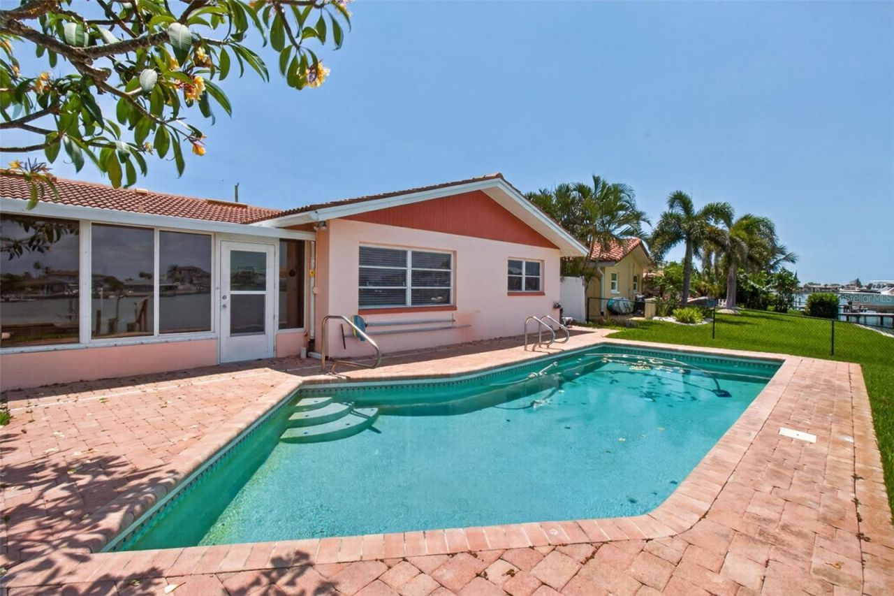 7957 10th Avenue S, Saint Petersburg, FL 33707 Photo