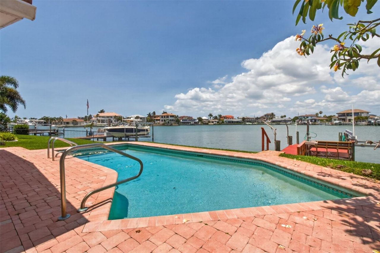 7957 10th Avenue S, Saint Petersburg, FL 33707 Photo