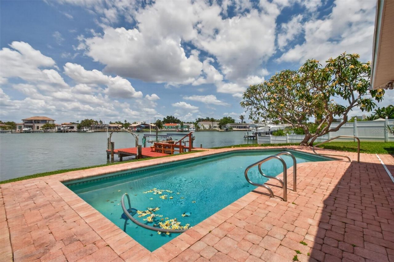 7957 10th Avenue S, Saint Petersburg, FL 33707 Photo