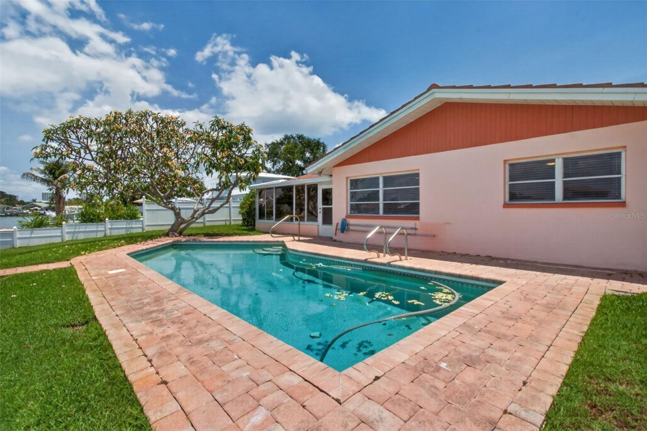 7957 10th Avenue S, Saint Petersburg, FL 33707 Photo