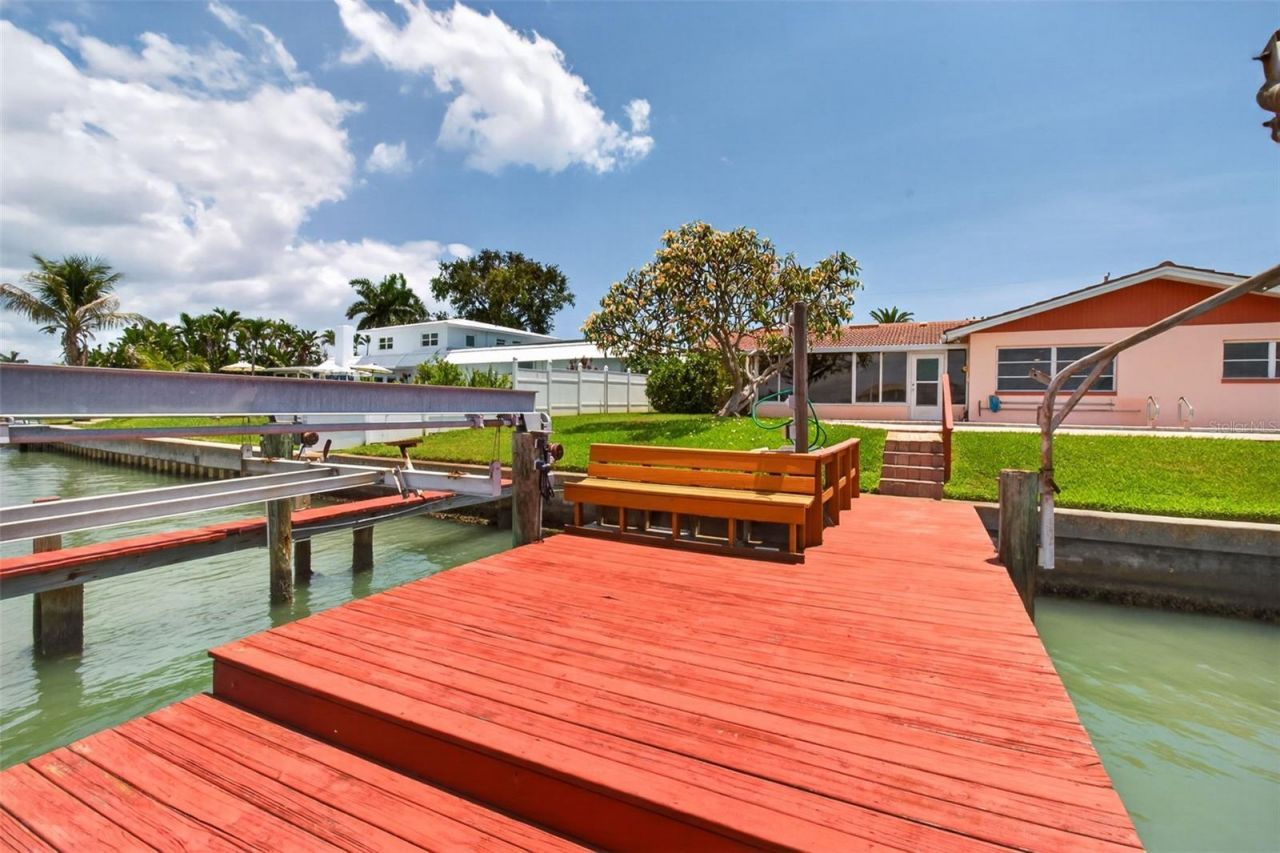7957 10th Avenue S, Saint Petersburg, FL 33707 Photo