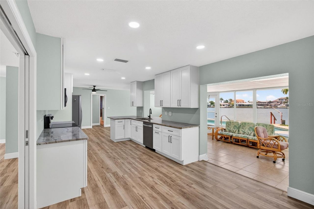 7957 10th Avenue S, Saint Petersburg, FL 33707 Photo