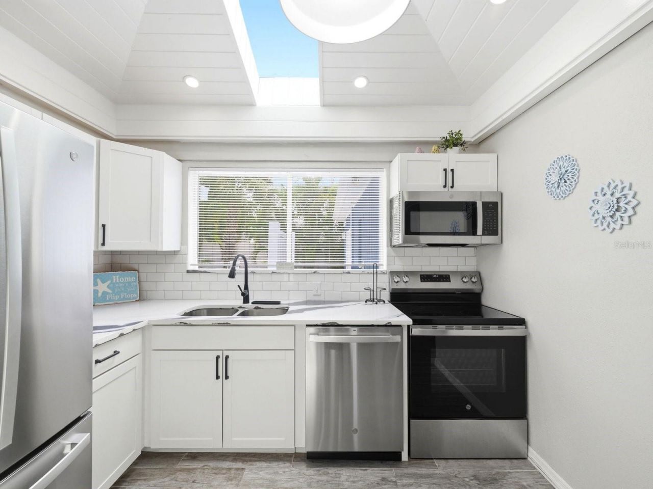 1207 1st Street, Indian Rocks Beach, FL 33785 Photo