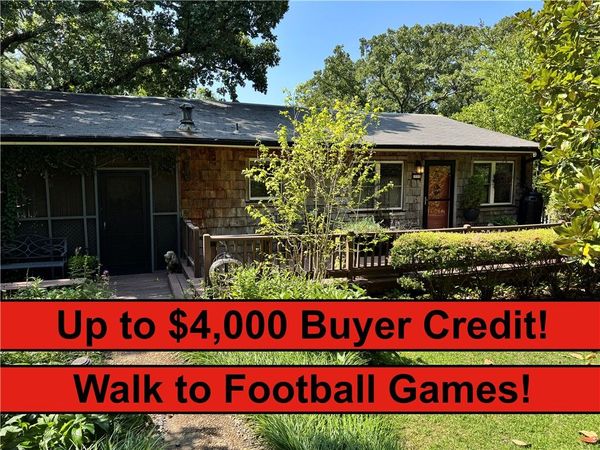 1111 Valley View Drive, Fayetteville, AR 72701