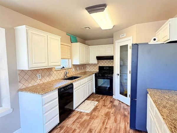 1801 Brittany Lane, Edmond, OK 73003