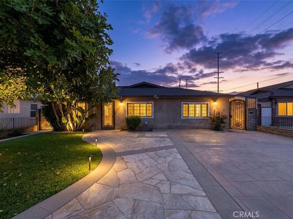5563 N Fleetwell, Azusa, CA 91702
