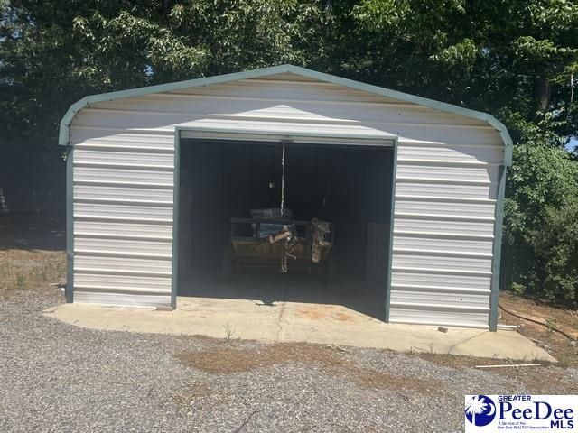 2104 Hearthstone Road Photo 10