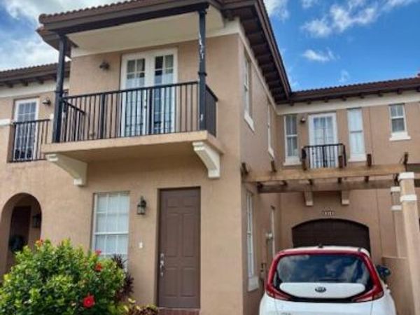 6898 Julia Gardens Drive, Coconut Creek, FL 33073