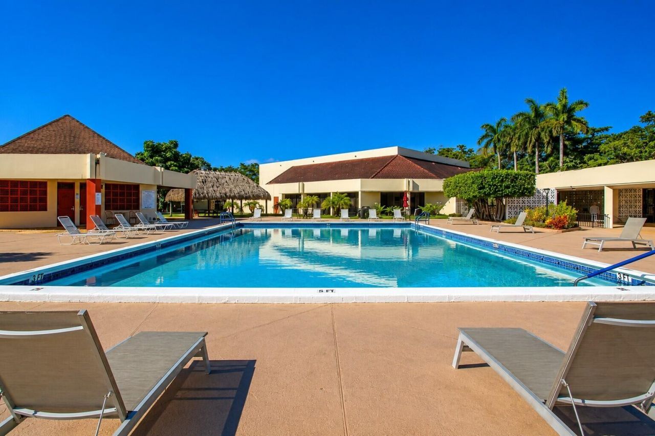 2750 W Sunrise Lakes Drive W, Unit 112, Sunrise, FL 33322 Photo