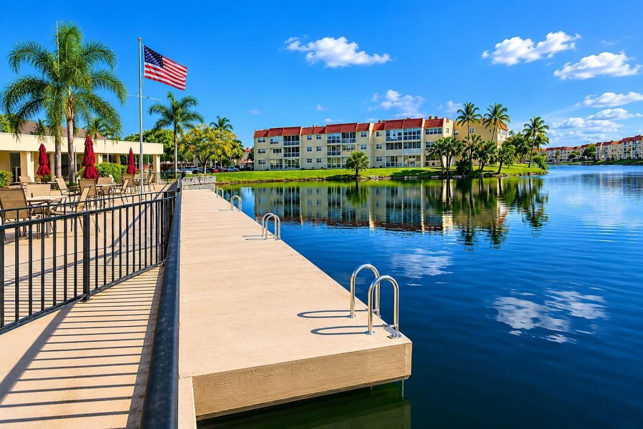 2750 W Sunrise Lakes Drive W, Unit 112, Sunrise, FL 33322 Photo