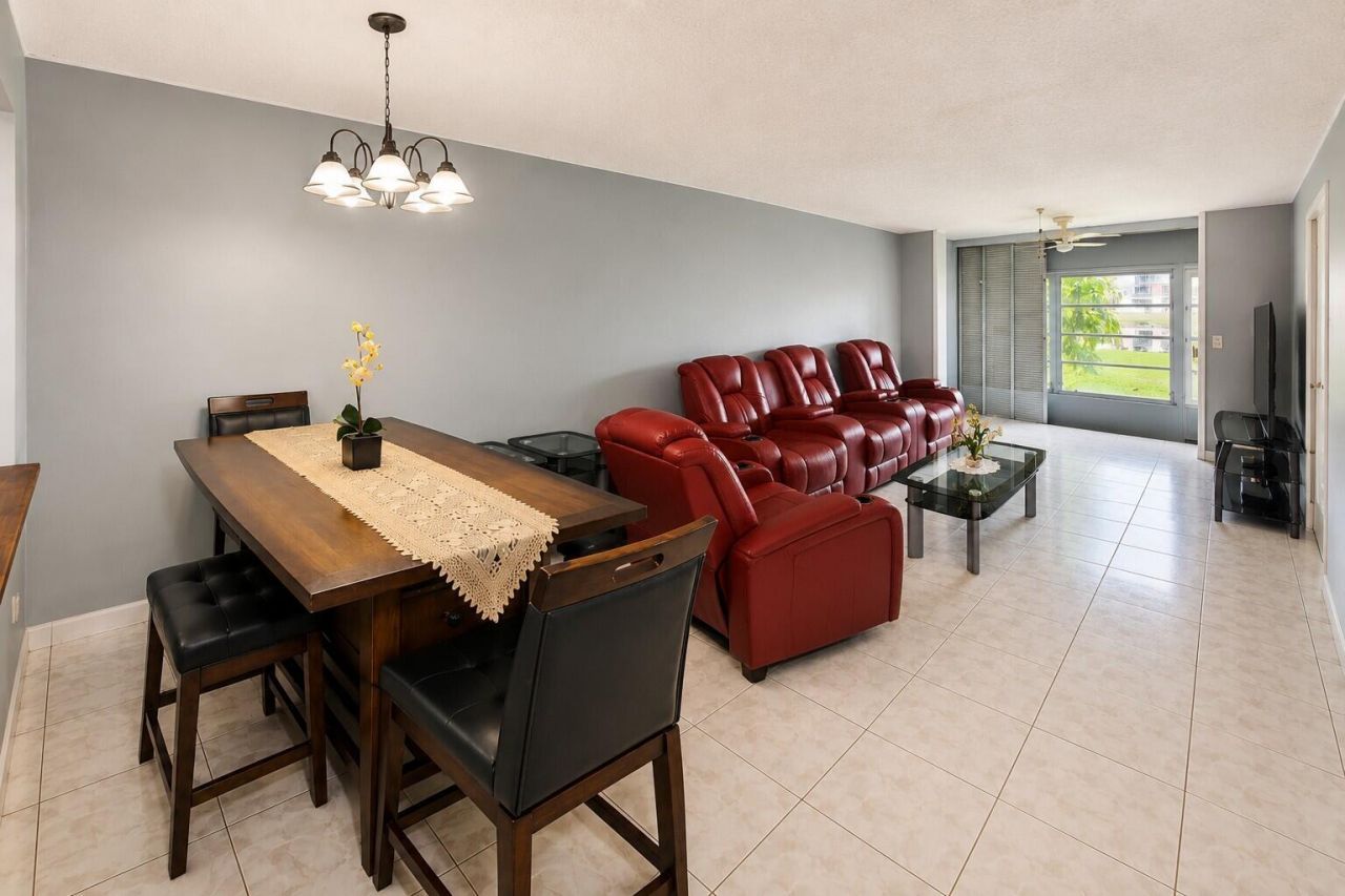 2750 W Sunrise Lakes Drive W, Unit 112, Sunrise, FL 33322 Photo