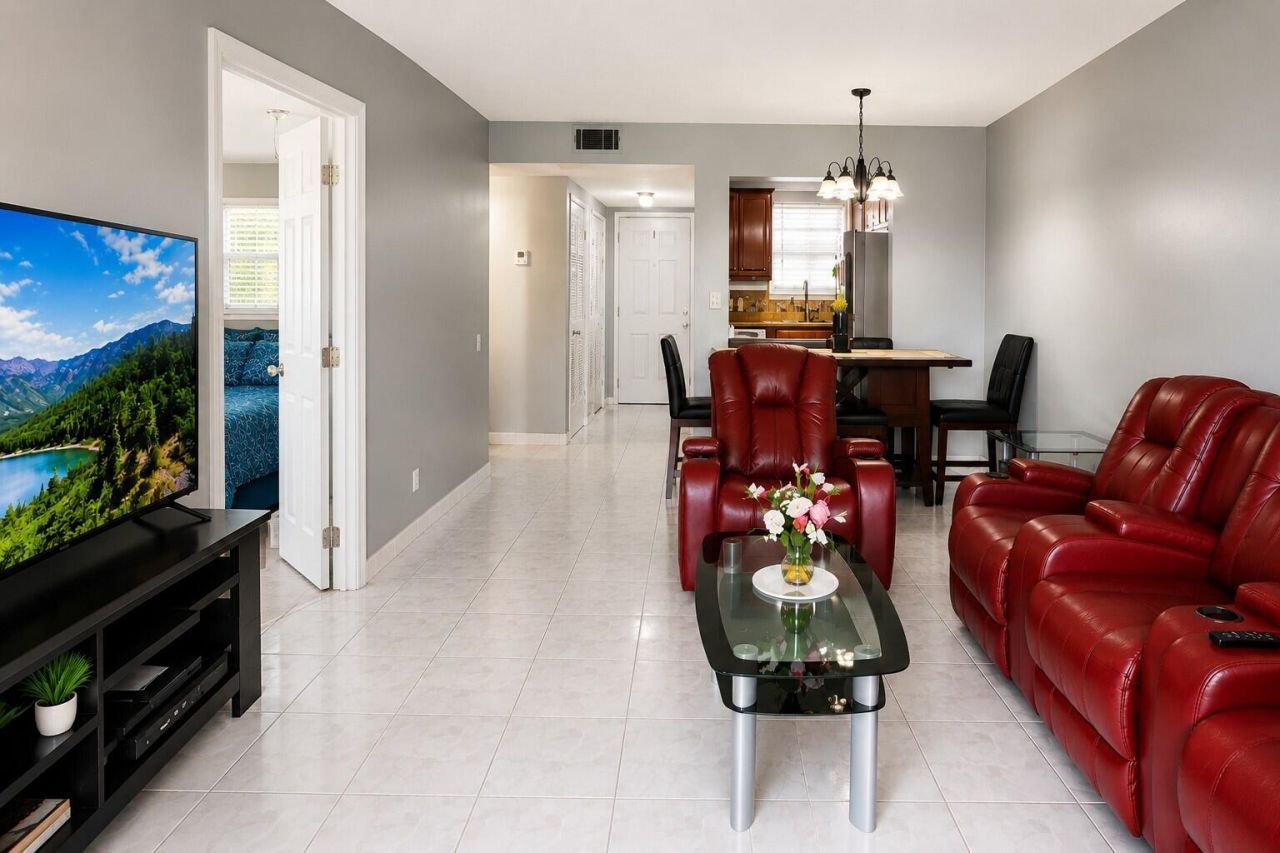 2750 W Sunrise Lakes Drive W, Unit 112, Sunrise, FL 33322 Photo
