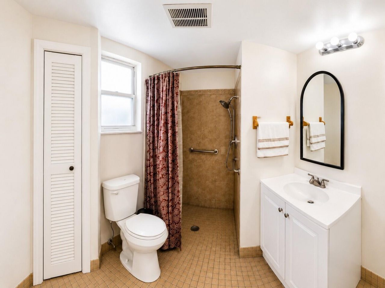 2750 W Sunrise Lakes Drive W, Unit 112, Sunrise, FL 33322 Photo