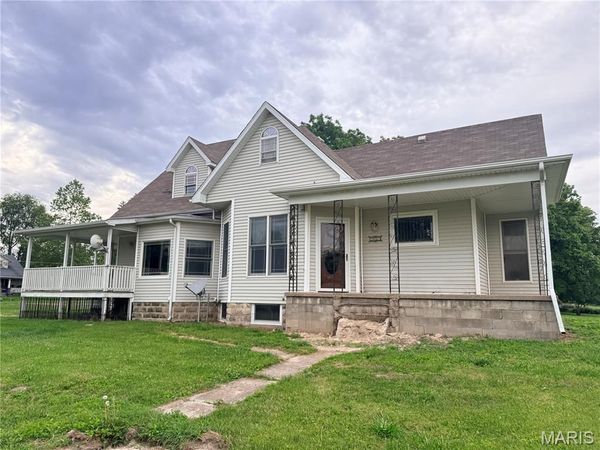 207 N Walnut , Chesterfield, IL 62630