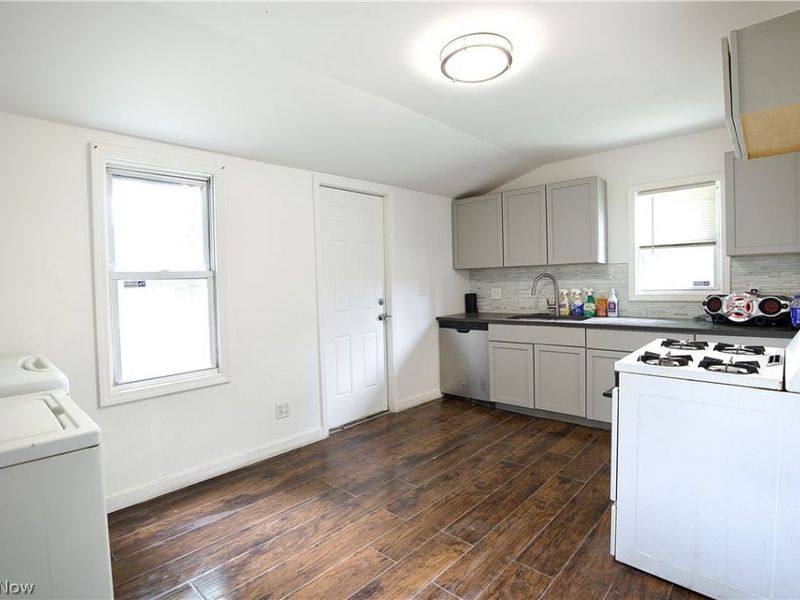 3097 W 106th Street , Cleveland, OH 44111 Photo 11