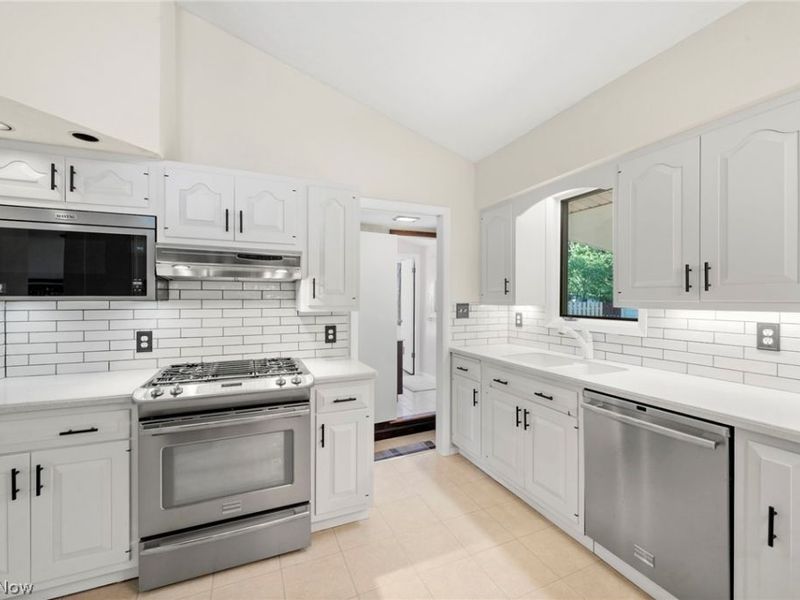 26933 Westwood Lane , Olmsted Township, OH 44138 Photo 11