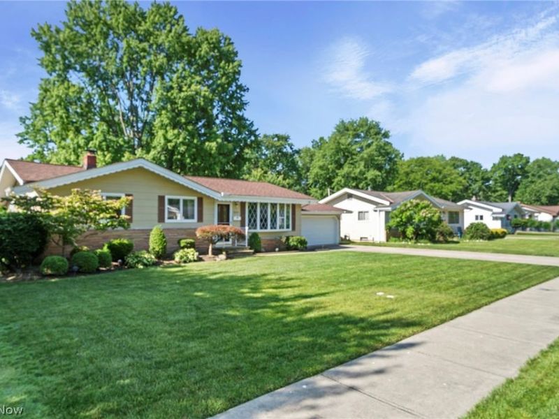26933 Westwood Lane , Olmsted Township, OH 44138 Photo 3