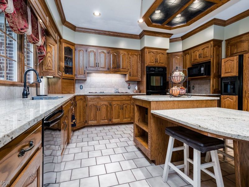 5636 Gray Fox Drive NW, Canton, OH 44718 Photo 11