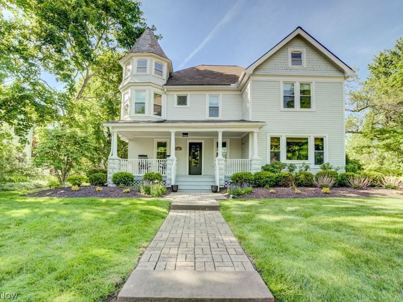 63 E Summit Street , Chagrin Falls, OH 44022 Photo 2