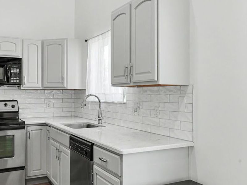 523 Seaton Court, Akron, OH 44319 Photo 10