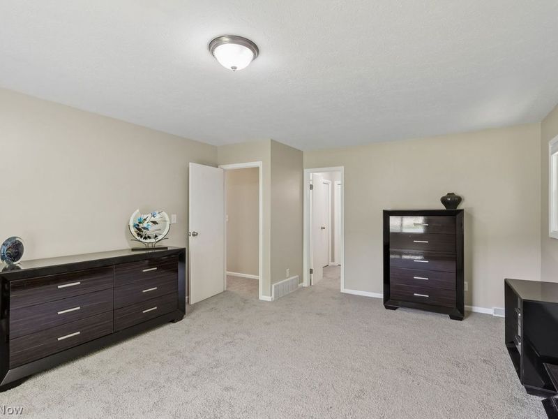 32383 S Burr Oak Drive, Solon, OH 44139 Photo 16