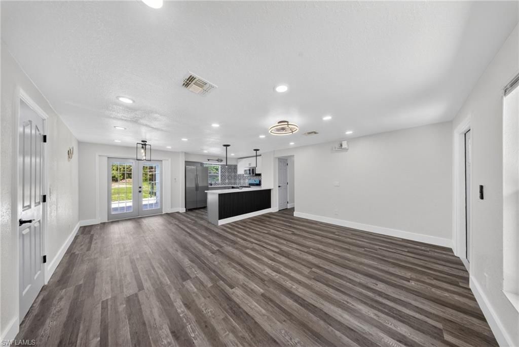 280 1st St Nw, Naples, FL 34120 Photo