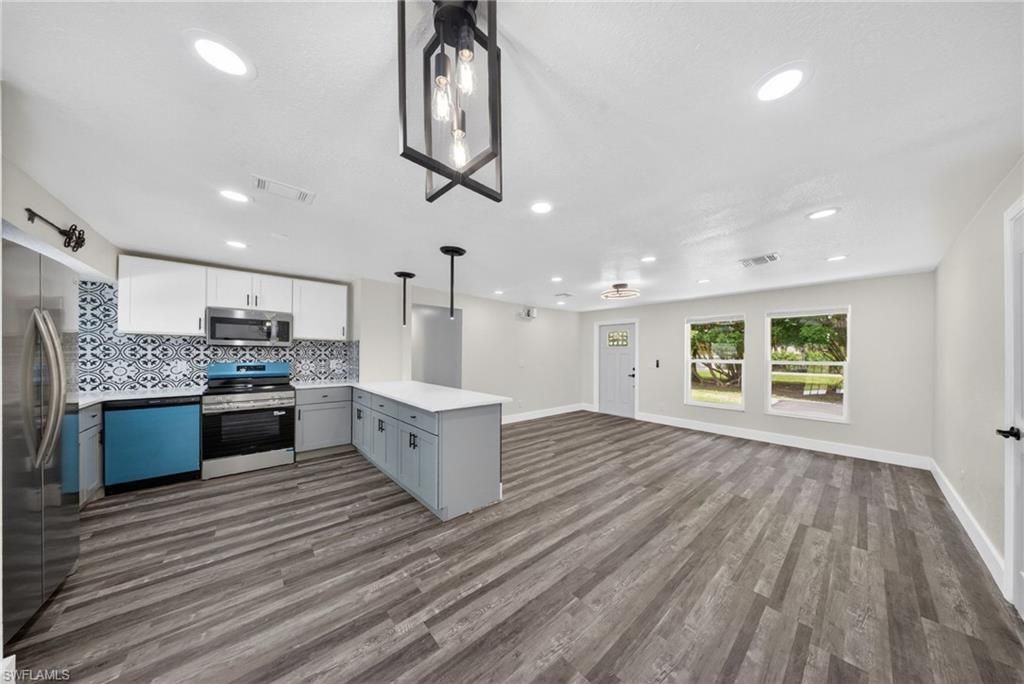 280 1st St Nw, Naples, FL 34120 Photo