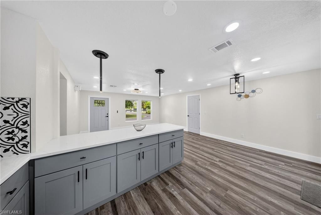 280 1st St Nw, Naples, FL 34120 Photo